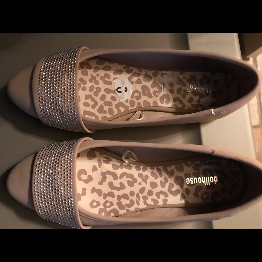 Flats w/ sparkle size 6 by Dollhouse